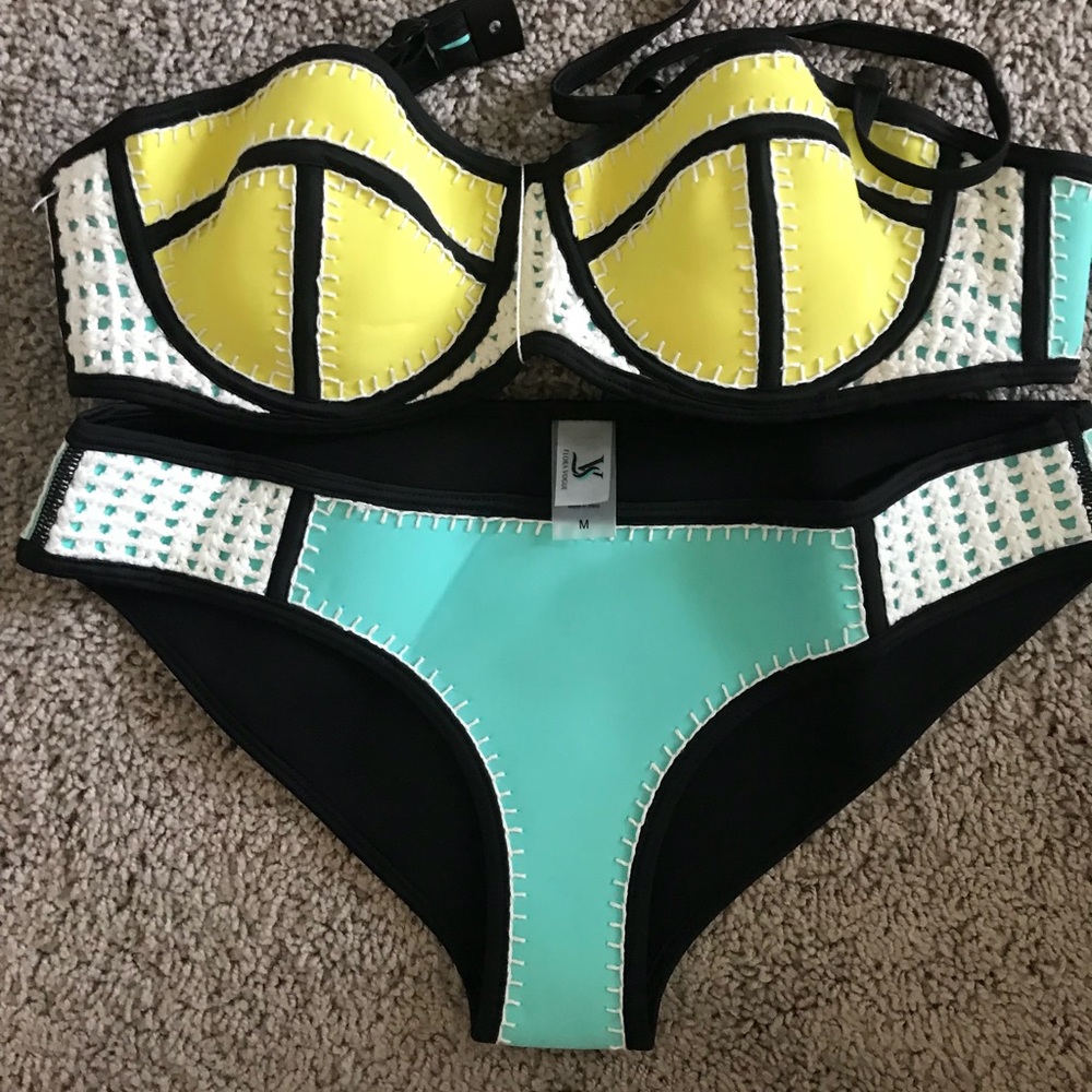 Bikini Set - Size M